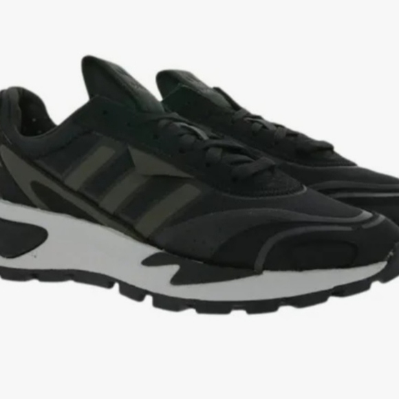 Men\'s adidas Retropy P9 Sneakers size8.5 new